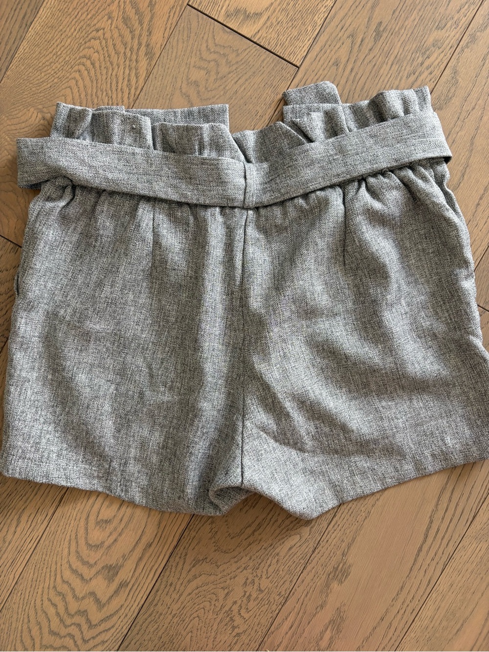 High-Waist Tie-Belt Shorts in Light Gray - Picture 4 of 4